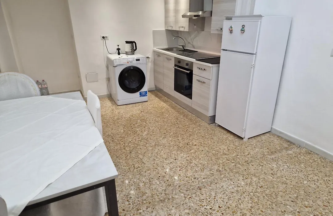 B&B GANAJ - Corso Italia 89 - BARI-1